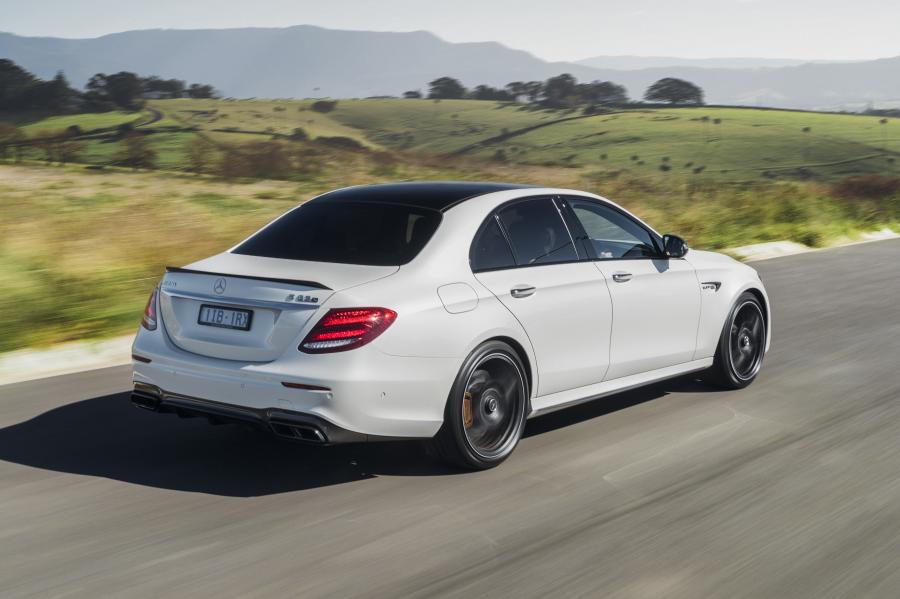  Mercedes-AMG E63 S 4Matic+ 2017 года  (AU) (фото 3 из 40)